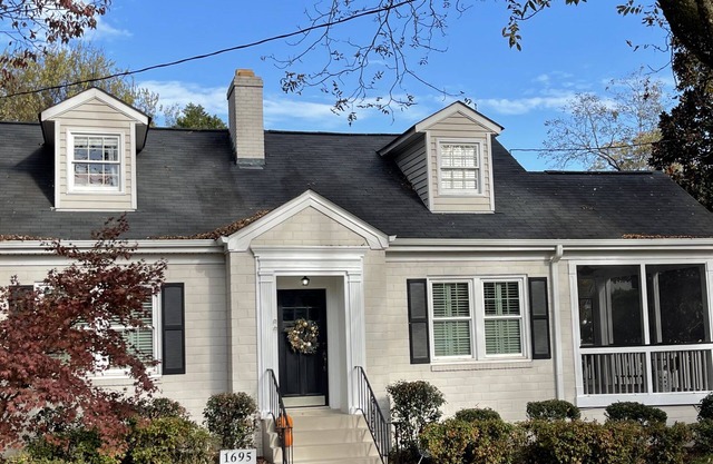 VERY CUTE AND COZY 5 POINTS HOME WALKING DISTANCE TO EVERYTHING ATHENS HAS