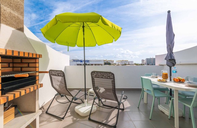 Very good location, close to all amenities Big terrace with city and sea views