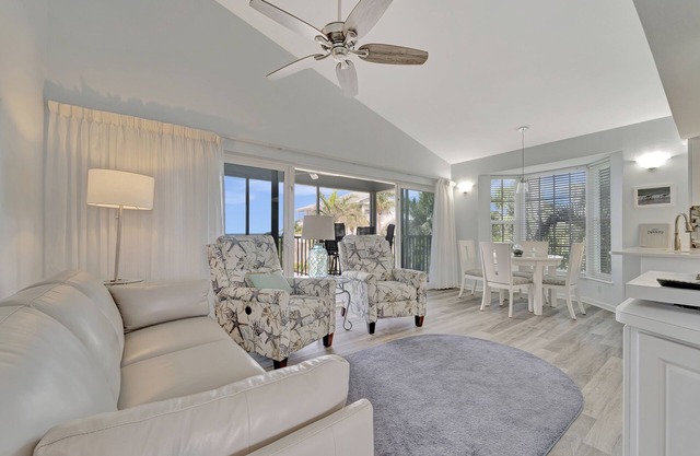 Très agréable et confortable avec une vue magnifique sur le golfe dans le complexe, A3724B