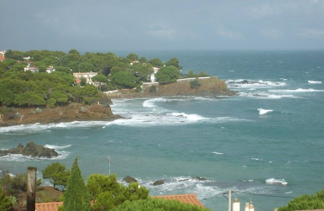Très bel appartement,vue magnifique mer et montagne,profitez en toutes saisons.