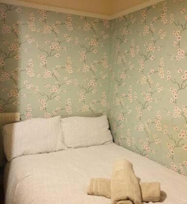 Very nice Double-Ensuite Room next to Elizabeth Line in Abbeywood