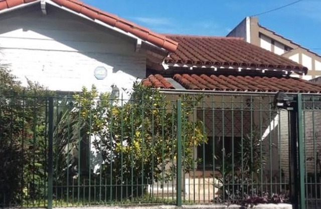Très belle maison avec grand jardin, idéal amoureux des verts.