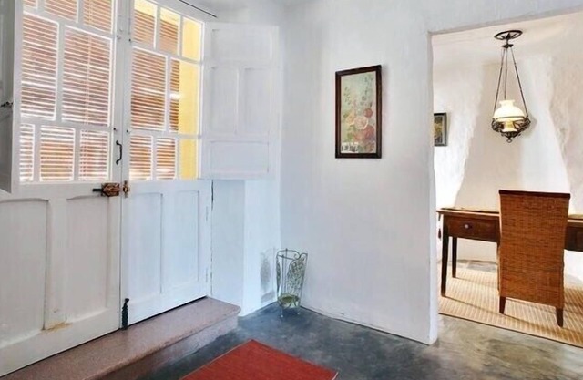 Très ancienne maison de village avec de superbes vues