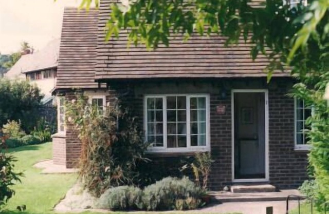 Cottage très paisible et confortable dans un joli village au fond du pays