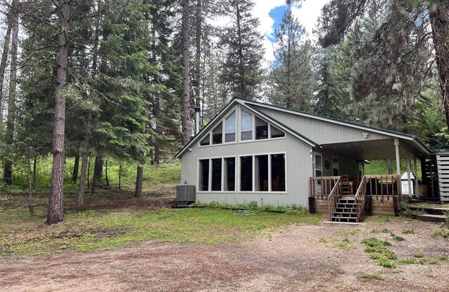 Very Private Cabin Nestled in the Pines with Awesome Views