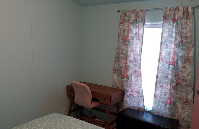 Very quiet, conveniently located on HWY 95 N towards Idaho, N of Winnemucca NV