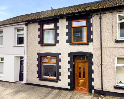 Very Special Home In Rhondda Valley Herbert House By StayStaycations