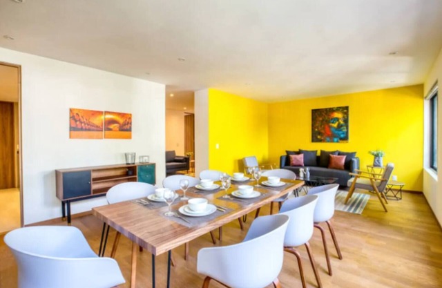 VH | Spacious 4BR, Strong wifi, Parking and tv | 101