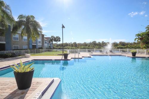 Viagem Stylish 1BR with Balcony Pool Gym