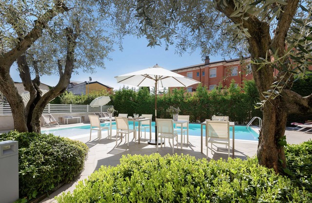 Vialeromadodici Rooms & Apartments