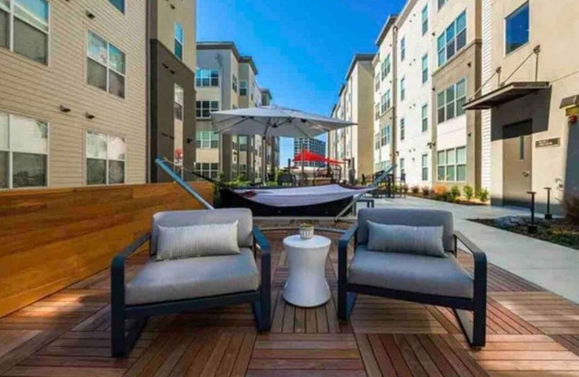 Vibrant 2-bedroom rental near SMU
