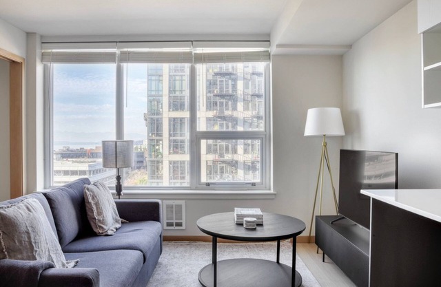 Vibrant Bell Town Jr 1BR w/ Dog Park, nr Entertainment, by Blueground