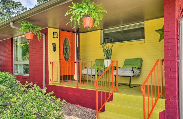 NEW! Vibrant, Pet-Friendly Apt w/ Fire Pit & Yard!