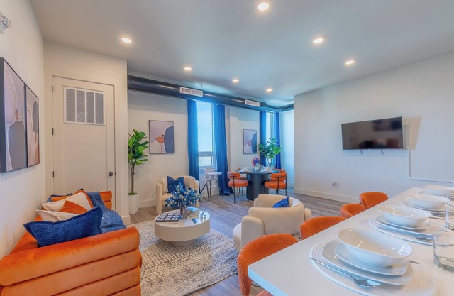 Vibrant Visit 4BR, 4bath, Park 2cars FREE/20% OFF