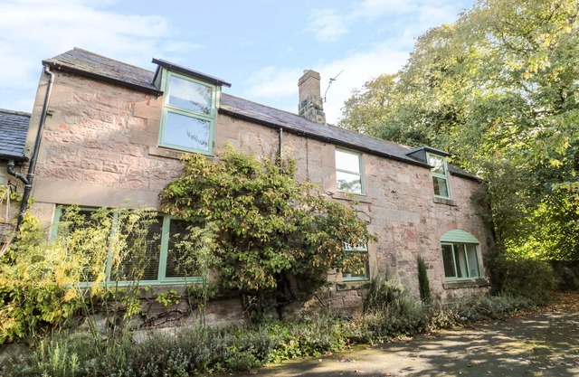 Vicarage Cottage, LUCKER