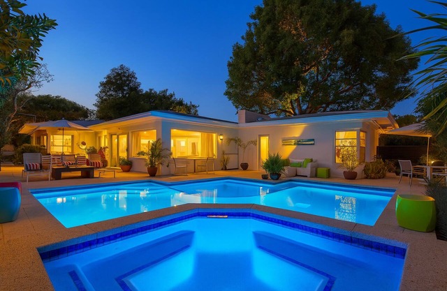 Luxurious 3BR, 3BA Oasis in Victoria Park – Saltwater Pool, Spa & More!