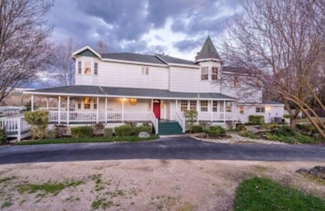 Victorian Manor In Wine Country Paso Robles