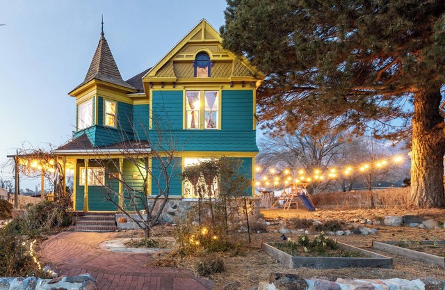 Victorian Luxury, Big Groups, Jacuzzi