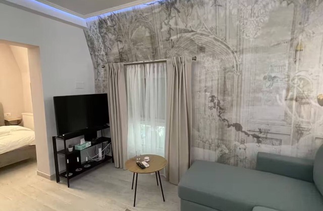 Victoriei Light and Comfort