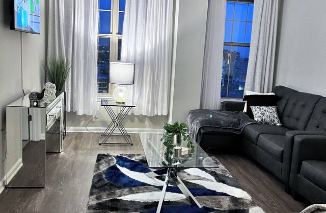 Victory Penthouse 2BED/2BATH Prolifcluxproperty.com