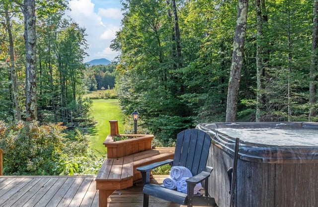 Hot tub with stunning views!