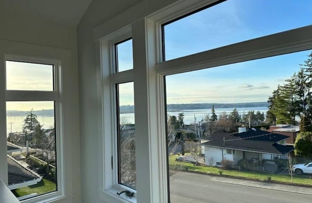 View! Stylish, light-filled & super comfortable.
