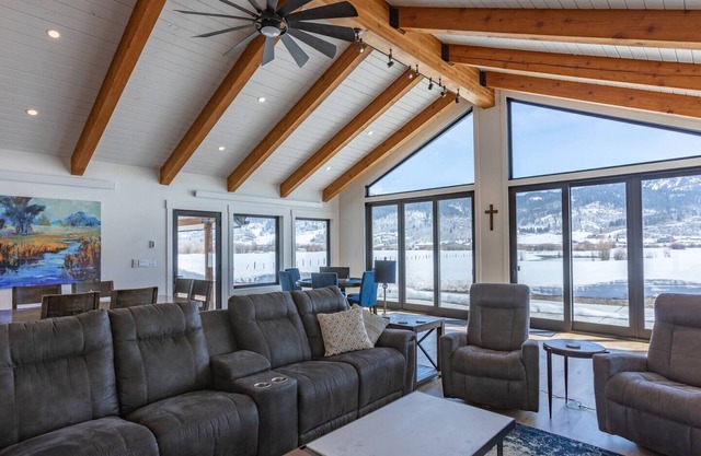 View-Topia⁓35 acre ⁓Snowmobiling⁓On the Salt River