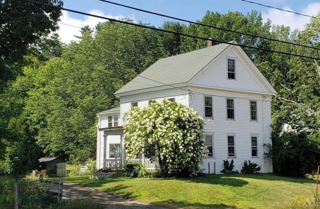 Views! Lake front 3-bedroom house with WiFi in charming Bath