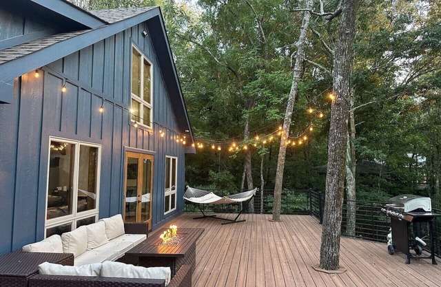 VIEWS! Sunset l Large Deck l 2mi to Downtown Mentone & DeSoto Falls