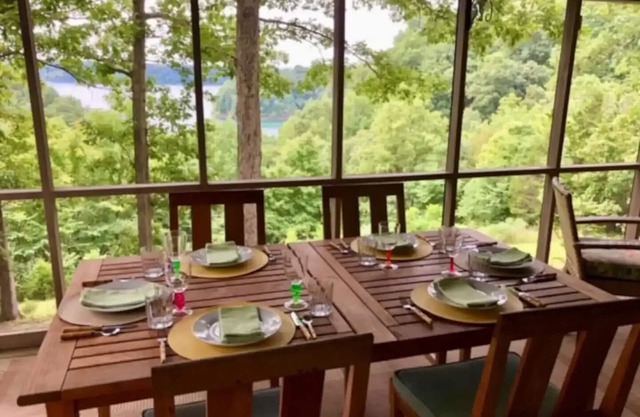 Views to Die For - Relax on 2 decks + Screen Porch; 1 mile to Pleasant Hill ramp