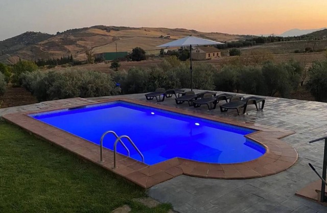 Villa 'Rosales' with Mountain View, Wi-Fi and Air Conditioning