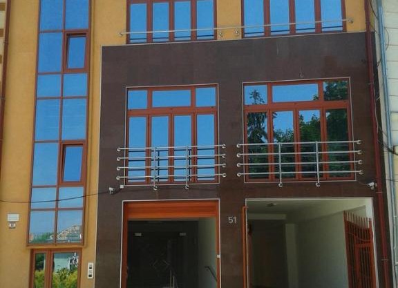 Vila Adriano