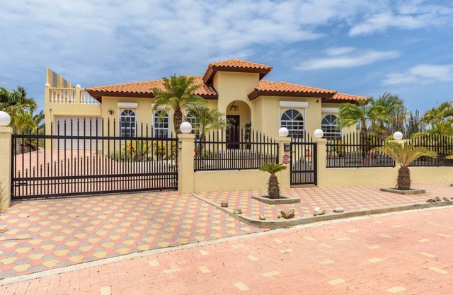 Three bedroom villa. Private pool, view of the ocean & the island.