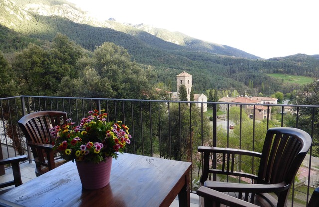Viladomatrural. La Balconada, vue imprenable depuis bâtiment historique