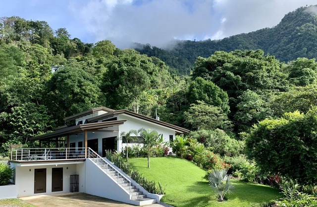 Villa Éden nouvelle demeure luxueuse vues mer et montagne
