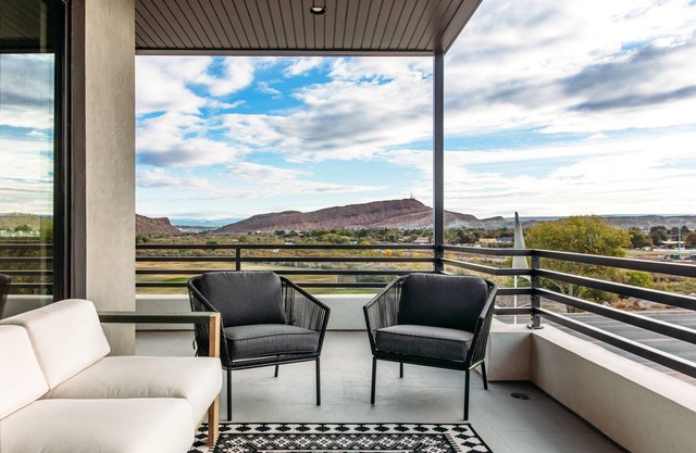 Juste énuméré! Villa2! Toutes les Master Suites! Resort @ Bloomington Country Club! bassin