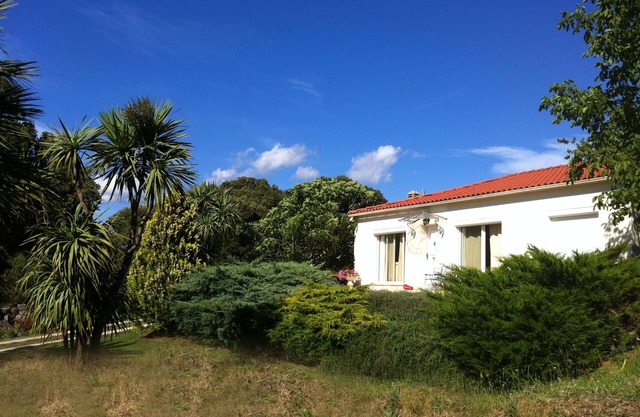 VILLA 100 m2 dans village corse typique
