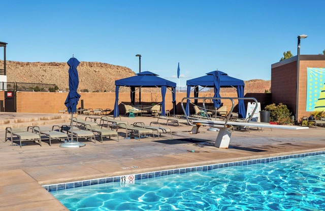 Villa 11 ~ Tout neuf! Private Country Club! Bassin! Jacuzzi! Le golf! Tennis! Restaurant et bar!