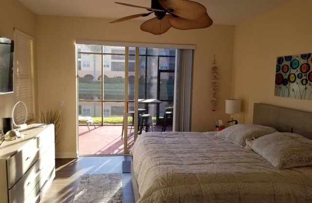 Villa 3 bedroom 3 bath with private pool near Coconut Mall Estero FL.