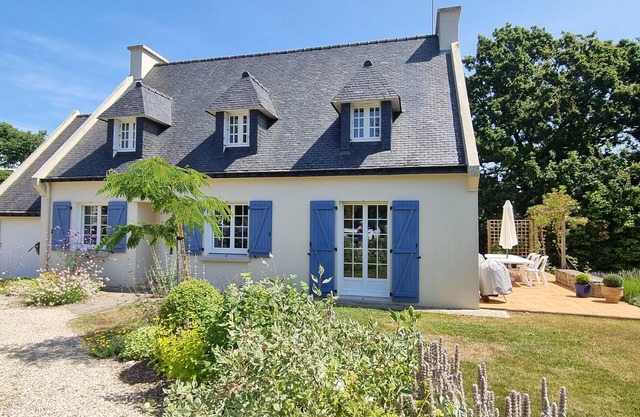 Villa 300m plage des sables blancs et GR34 à Concarneau - Wi fi , jardin clos