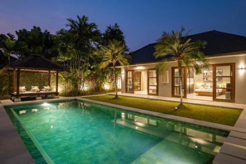 Villa 500m2 with 14m Pool, BBQ, Pinball - Seminyak