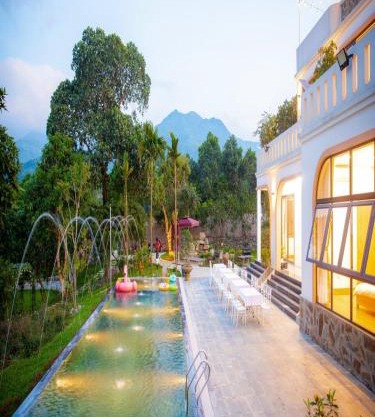 Villa 6 Phòng ngủ - Đầy đủ tiện ích - bể bơi - bàn bi a - Hoà Bình