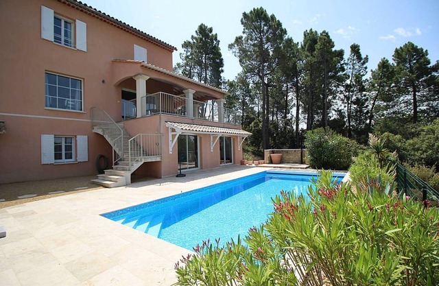 Villa 6P. avec piscine chauffée, à Mérindol-les-Oliviers, Drôme provençale