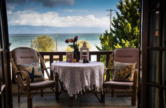 Villa à travers la mer