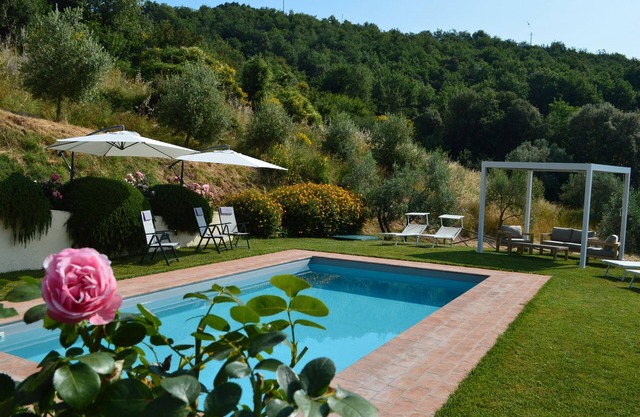 Villa 'Agriturismo Podere Terrena' avec vue sur les montagnes, piscine privée et Wi-Fi
