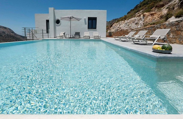 Villa Aires with Private Pool
