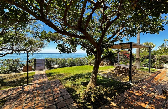 Villa privée de première ligne avec accès direct �� la plage. WIFI Stationnement 9 PAX.