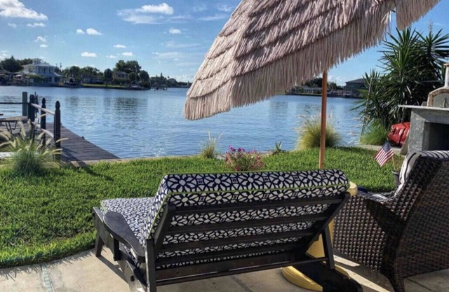 Villa Al Golfo Tre Stunning Pristine Waterfront Oasis