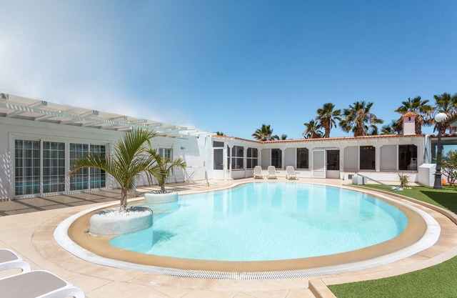 Villa Alamos Park, Golf Del Sur - Huge 10 bed villa with private pool