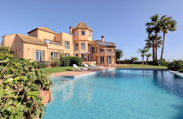 Villa "Alcaidesa Vistas al Mar" avec vue sur la mer, piscine et Wi-Fi